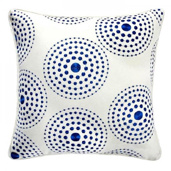 Декоративная подушка Round Pattern синяя вышивка Темно-синий Белый Декоративная подушка Round Pattern синяя вышивка Темно-синий Белый в Липецке | Loft Concept
