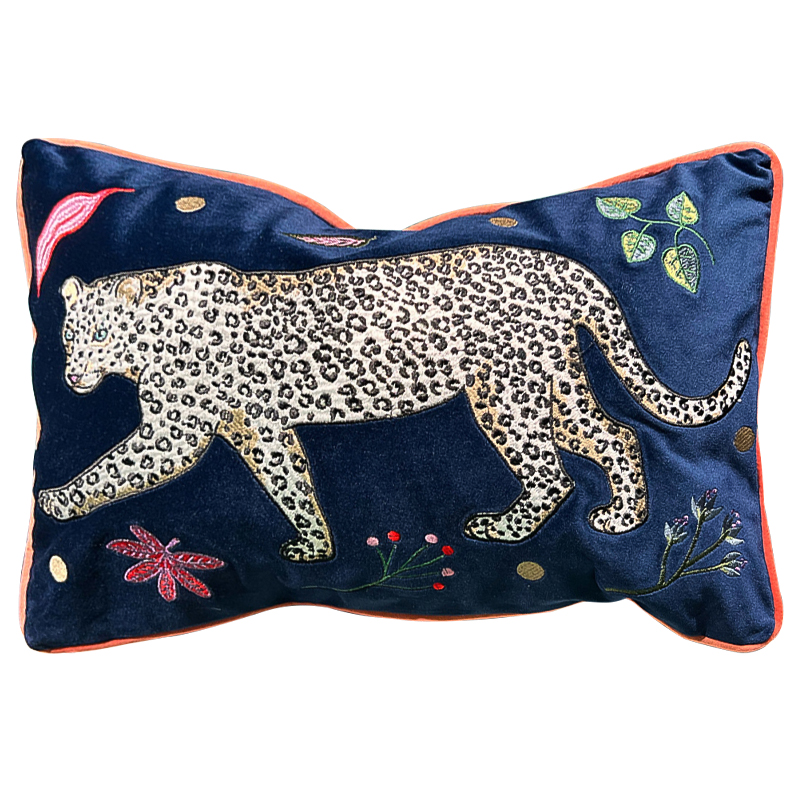 Декоративная подушка с вышивкой Panther Embroidery Cushion Темно-синий Мульти Декоративная подушка с вышивкой Panther Embroidery Cushion Темно-синий Мульти в Липецке | Loft Concept