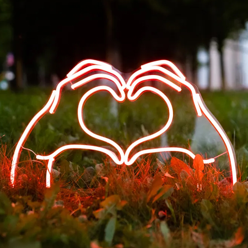 Неоновая лампа Heart Hands Neon Lamp Красный Прозрачный Неоновая лампа Heart Hands Neon Lamp Красный Прозрачный в Липецке | Loft Concept