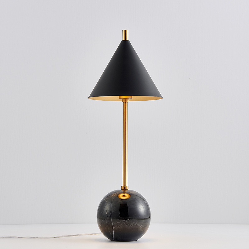 Настольная лампа CLEO ball Black Черный Латунь Настольная лампа CLEO ball Black Черный Латунь в Липецке | Loft Concept