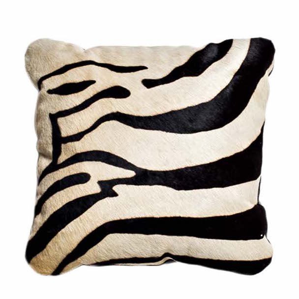 Подушка меховая Zebra Белый Черный Подушка меховая Zebra Белый Черный в Липецке | Loft Concept