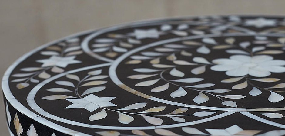 Приставной столик Inlaid Bone Flowers Приставной столик Inlaid Bone Flowers - Loft-Concept в Липецке