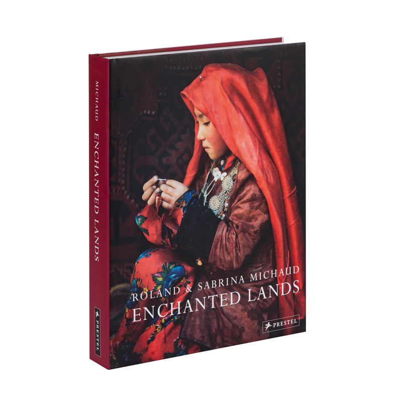 Книга ROLAND & SABRINA MICHAUD: ENCHANTED LANDS Книга ROLAND & SABRINA MICHAUD: ENCHANTED LANDS в Липецке | Loft Concept