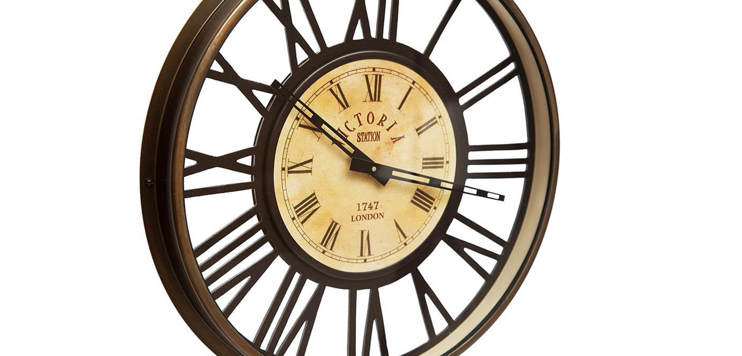 Часы Victorian Era Watch on a tripod - фото №1