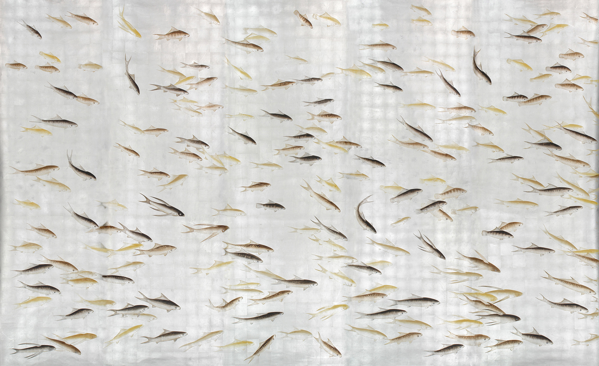 Обои ручная роспись Fishes Amber on Real Silver gilded silk Обои ручная роспись Fishes Amber on Real Silver gilded silk - постер Loft-Concept в Липецке