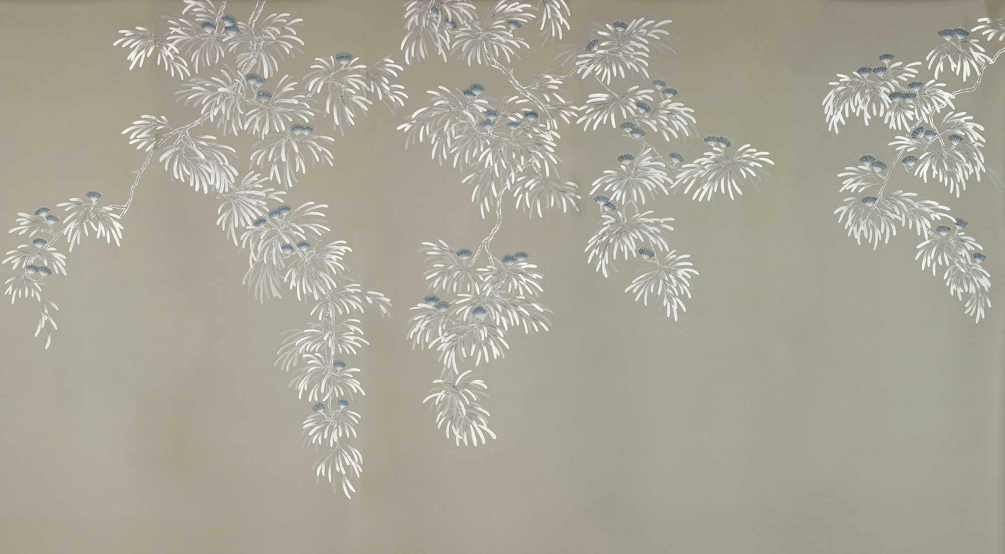 Обои ручная роспись Silk Tree Special Colourway on Pale Grey dyed silk Обои ручная роспись Silk Tree Special Colourway on Pale Grey dyed silk - постер Loft-Concept в Липецке