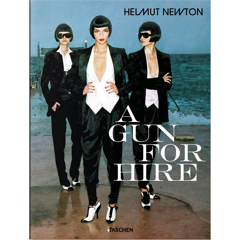 Helmut Newton: a Gun for Hire Черный Белый Голубой Helmut Newton: a Gun for Hire Черный Белый Голубой в Липецке | Loft Concept