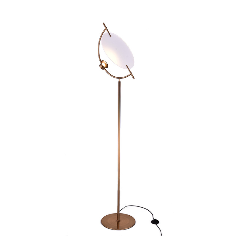 Торшер Gaspar Floor lamp Белый Золотой Торшер Gaspar Floor lamp Белый Золотой в Липецке | Loft Concept