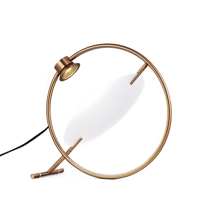 Настольная лампа Gaspar Table Lamp Золотой Белый Настольная лампа Gaspar Table Lamp Золотой Белый в Липецке | Loft Concept