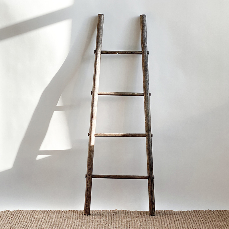 Лестница-вешалка Tiare Hanger Ladder Дуб темный Лестница-вешалка Tiare Hanger Ladder Дуб темный в Липецке | Loft Concept