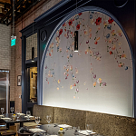 Обои ручная роспись Falling Flowers Standard colourway on Pale Grey dyed silk варинант исполнения - 3 | Loft Concept в Липецке