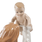 Статуэтка фарфоровая Девушка с ребенком Charming Statuette варинант исполнения - 1 | Loft Concept в Липецке