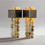 Настольная лампа с основанием из 24 выточенных сферических камней Through Stone варинант исполнения - 2 | Loft Concept в Липецке