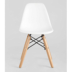 Пластиковый стул на ножках из массива бука Eames Small White варинант исполнения - 4 | Loft Concept в Липецке