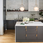 Подвесной светильник с белым плафоном в форме шара в арочной подвеске Hinkley варинант исполнения - 15 | Loft Concept в Липецке