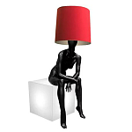 Лампа MANNEQUIN LAMP с абажуром девушка на кресле варинант исполнения - 2 | Loft Concept в Липецке