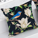 Декоративная подушка чёрная с изображением птицы в саду Blooming Blue Birds варинант исполнения - 2 | Loft Concept в Липецке