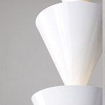 Подвесной светильник светодиодный в виде ряда белых металлических конусов  Herringbone варинант исполнения - 6 | Loft Concept в Липецке