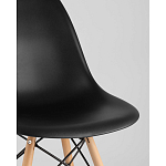 Пластиковый стул на ножках из массива бука Eames Black варинант исполнения - 2 | Loft Concept в Липецке