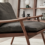 Кресло c каркасом из массива дерева и мягкой кожаной обивкой Walnut Armchair варинант исполнения - 6 | Loft Concept в Липецке