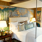 Обои ручная роспись Bamboo River Blossom Original colourway on Deep Rich Gold gilded paper with pearlescent antiquing варинант исполнения - 4 | Loft Concept в Липецке