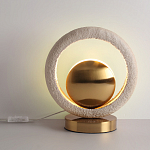 Настольная лампа с бежевым текстурным кольцом и латунным шаром в центре Tactile   варинант исполнения - 3 | Loft Concept в Липецке