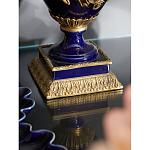 Подсвечник из темно-синего фарфора с бронзовыми элементами и цветами Eden Garden варинант исполнения - 6 | Loft Concept в Липецке