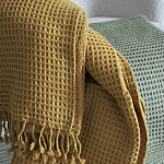 Плед из шерсти цвета охры с бахарамой Waffle Comfort варинант исполнения - 5 | Loft Concept в Липецке