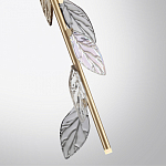 Подвесной светильник с золотистой вертикальной трубкой и декоративными прозрачными листьями из стекла Sylva  варинант исполнения - 8 | Loft Concept в Липецке