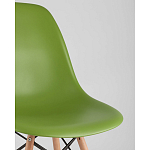 Пластиковый стул на ножках из массива бука Eames Green варинант исполнения - 2 | Loft Concept в Липецке