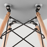 Пластиковый стул на ножках из массива бука Eames Cappuccino варинант исполнения - 9 | Loft Concept в Липецке