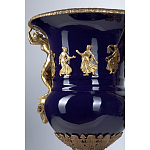 Ваза темно-синего цвета из фарфора с бронзовыми ручками в виде фигур Eden Garden porcelain and bronze варинант исполнения - 3 | Loft Concept в Липецке