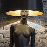 Лампа MANNEQUIN LAMP с абажуром изгибы тела варинант исполнения - 6 | Loft Concept в Липецке