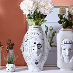 Ваза с декоративными лицами и графическими элементами в виде сердец и символов Faces of Imagination варинант исполнения - 5 | Loft Concept в Липецке
