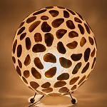 Настольная лампа из перламутра на металлическом каркасе Indonesian Circle варинант исполнения - 4 | Loft Concept в Липецке