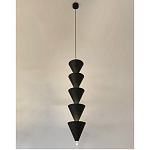 Подвесной светильник светодиодный в виде ряда черных металлических конусов  Herringbone варинант исполнения - 1 | Loft Concept в Липецке