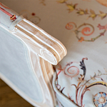 Двухместный диван из массива бука серый с растительным орнаментом Raffael Blue Grey Sofa варинант исполнения - 3 | Loft Concept в Липецке