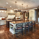 Люстра с подвесками из прозрачного стекла на кованом каркасе бронзового цвета в классическом стиле Quoizel варинант исполнения - 15 | Loft Concept в Липецке