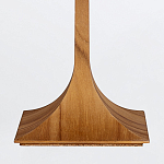 Настольная лампа со скошенным конусовидным абажуром и фигурной ножкой в цвете тик Accord Lighting варинант исполнения - 5 | Loft Concept в Липецке