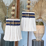 Подвесной светильник с подвесом из деревянных бусин и абажуром из кисточек Аmbiance варинант исполнения - 2 | Loft Concept в Липецке