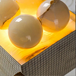 Настольная лампа с основанием из 24 выточенных сферических камней Through Stone варинант исполнения - 5 | Loft Concept в Липецке