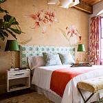 Обои ручная роспись Lilium Special Colourway on yellow painted silk варинант исполнения - 1 | Loft Concept в Липецке