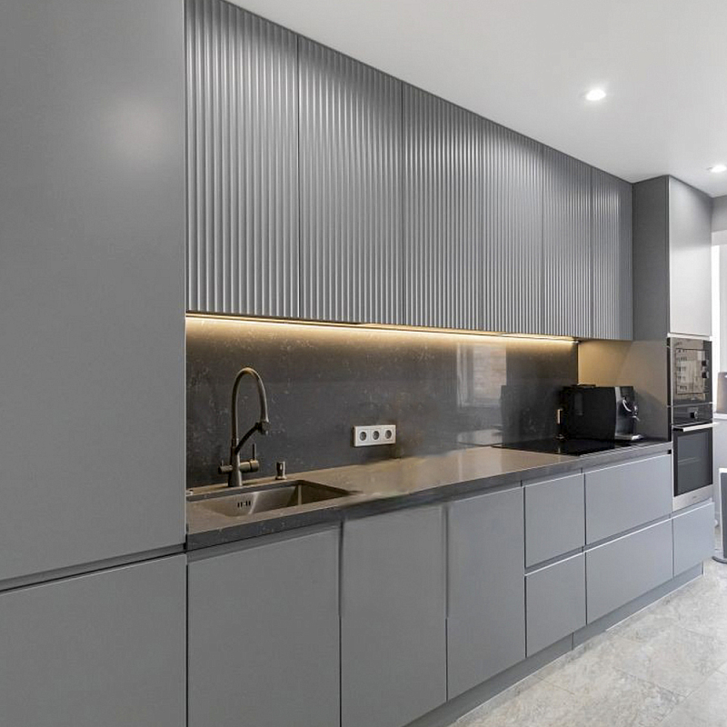 Прямой серый кухонный гарнитур с фрезерованным фасадом Idelle Kitchen Set Серый в Липецке | Loft Concept 