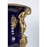 Ваза темно-синего цвета из фарфора с бронзовыми ручками в виде фигур Eden Garden porcelain and bronze варинант исполнения - 5 | Loft Concept в Липецке