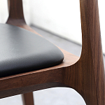 Стул деревянный с мягким сиденьем из черной натуральной кожи Moon Walnut Furniture варинант исполнения - 7 | Loft Concept в Липецке