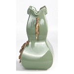 Ваза зеленого цвета из фарфора с бронзовыми ручками в виде драконов и рельефным цветочным декором Eden Garden porcelain and bronze варинант исполнения - 3 | Loft Concept в Липецке