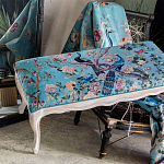 Банкетка из массива бука с цветочным принтом Turquoise Beige Chinoiserie Garden Banquette варинант исполнения - 5 | Loft Concept в Липецке