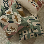 Подушка декоративная зеленого цвета с геометрическим рисунком Divine Abstractions варинант исполнения - 8 | Loft Concept в Липецке