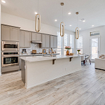 Подвесной светильник золотого цвета с двумя вытянутыми овальными рамками в форме скрепки Eurofase варинант исполнения - 7 | Loft Concept в Липецке