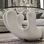 Дизайнерский журнальный стол с круглой прозрачной столешницей на белом фигурном основании Luqak варинант исполнения - 4 | Loft Concept в Липецке